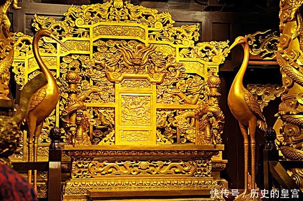 Là nước phiên thuộc Trung Quốc, tại sao vua nước Việt xưng Đế còn Triều Tiên chỉ xưng Vương?