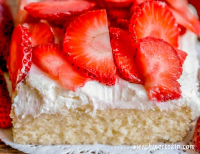 STRAWBERRY SHORTCAKE BARS