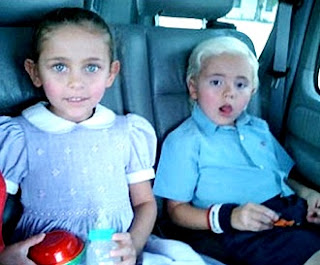 Hijos de Michael Jackson Foto de hijos de Michael Jackson de pequeños dentro de un auto