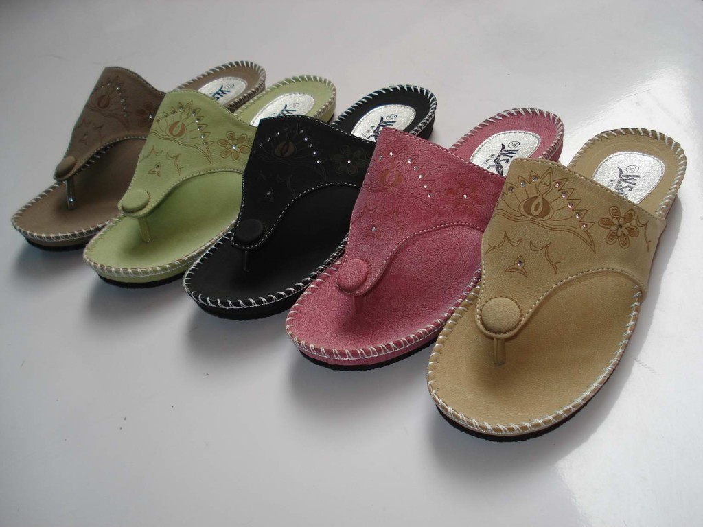 Pakistani New Shoes Designs 2013 For Women By Waheed Shoes Company