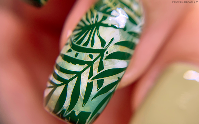 NAIL ART: Leafy Green Summer Smoosh Mani - Prairie Beauty