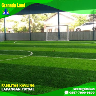 Pencinta sepak bola bisa menyewa lapangan futsal yang tersedia di Kavling Granada Land sehingga pengunjung wisata bisa memiliki banyak alternatif untuk berlibur dan menghilangkan penat