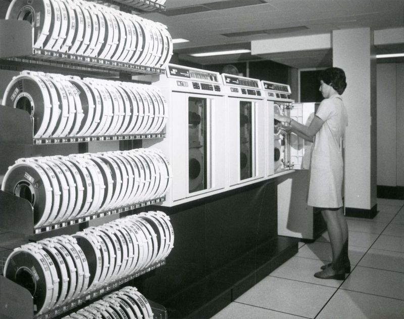 Vintage photos show the workplace and offices of the past  1970s 1980s - 17