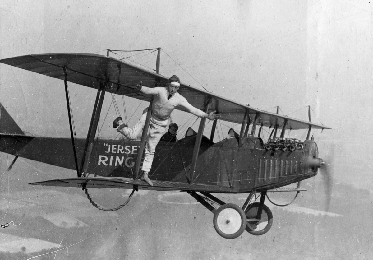 Wing Walkers From the 1920s These Vintage Photos of Daredevils Doing