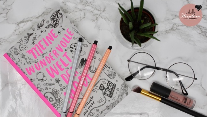 Meine wundervolle Welt der Mode von Nina Chakrabarti Meine wundervolle Welt der Mode von Nina Chakrabarti ist ein Buch zum Ausmalen, Weitermalen und Kritzeln. Da der Klappentext anderes vermuten lässt, als das Buch liefert, fällt meine Rezension leider weniger glücklich aus als selbiger.