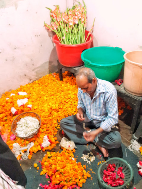 flower market, shiv chowk, muzaffarnagar, marigold