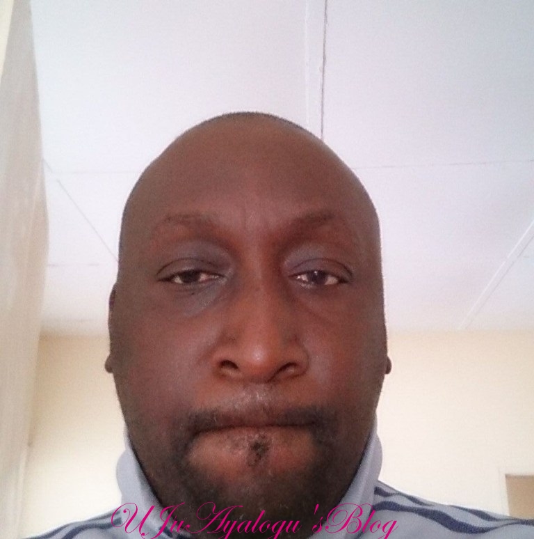 катчинг. домофон gif. He was caught. фото смотрит в глазок.