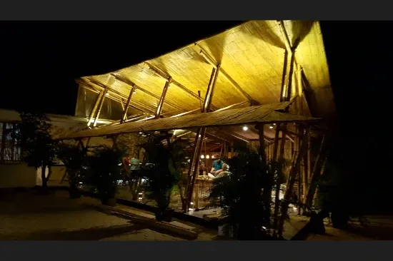desain warung kopi sederhana dari bambu desain warung kopi dari bambu