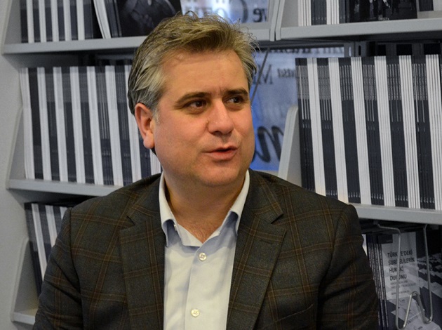 Siyaset Bilimi ve Uluslararası İlişkiler uzmanı akademisyen Doç. Dr. Hasan Basri Yalçın kimdir? aslen nerelidir? kaç yaşında? Biyografisi ve hayatı hakkında bilgiler. Siyaset Bilimi ve Uluslararası İlişkiler uzmanı akademisyen Doç. Dr. Hasan Basri Yalçın kimdir? aslen nerelidir? kaç yaşında? Biyografisi ve hayatı hakkında bilgiler.