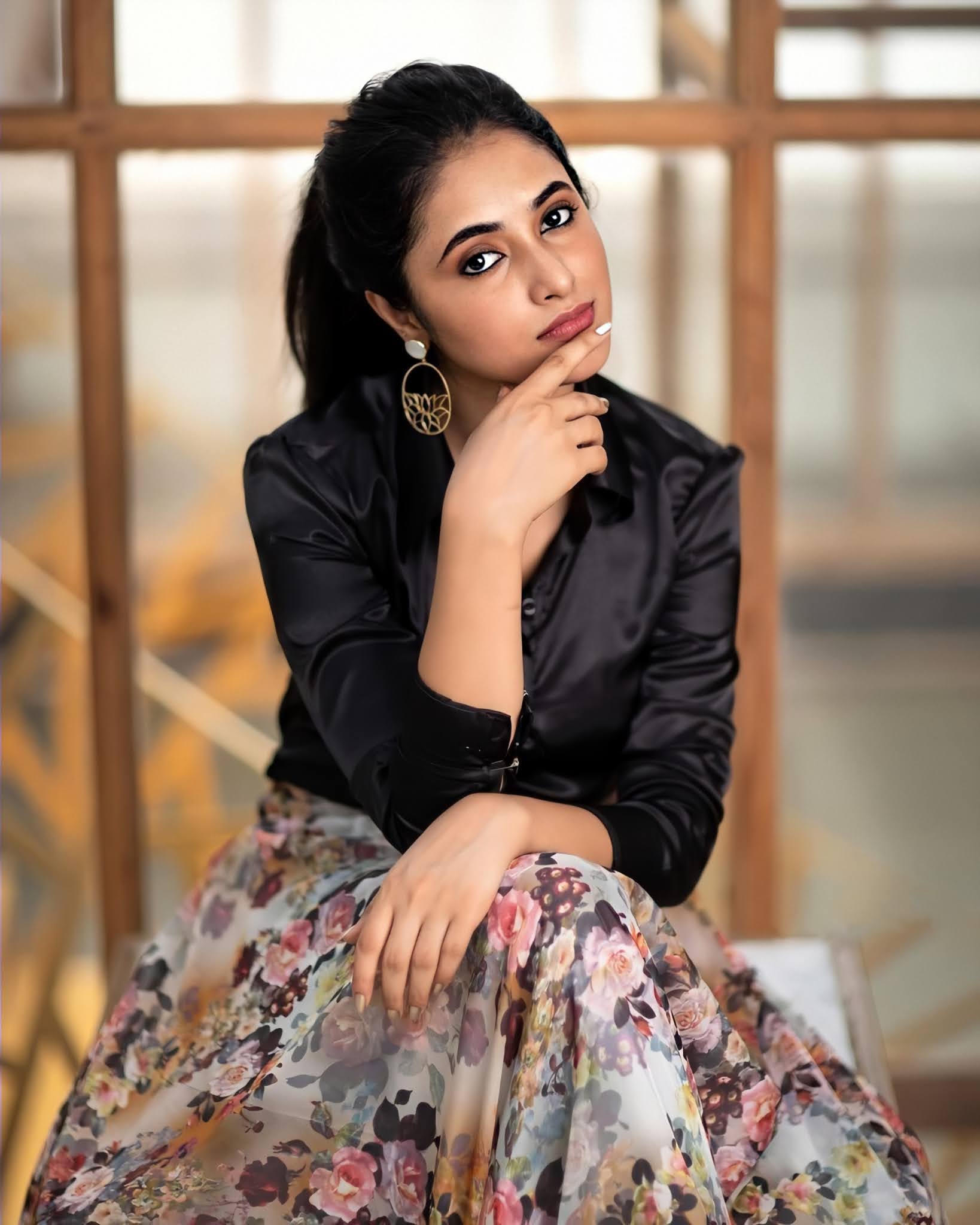 Priyanka Mohan HD Stills in Black dress | 123HDgallery