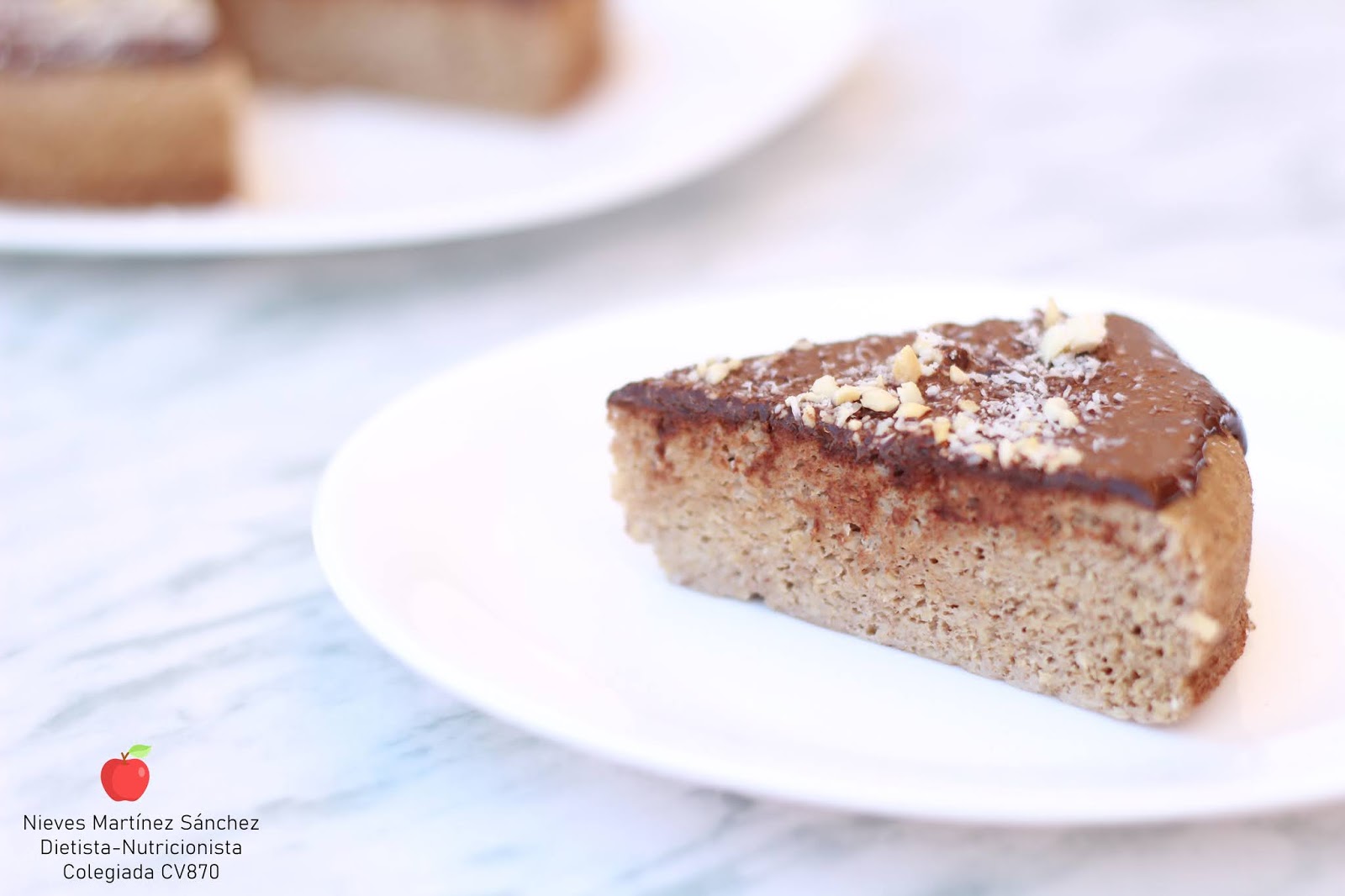 BIZCOCHO DE PLÁTANO CON CHOCOLATE Y ALMENDRA TROCEADA