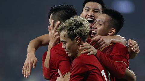 Tin KHUCAMDIA:Chưa thể xác định đối thủ chung bảng với Việt Nam ở AFF Cup 2020 Viet%2Bnam