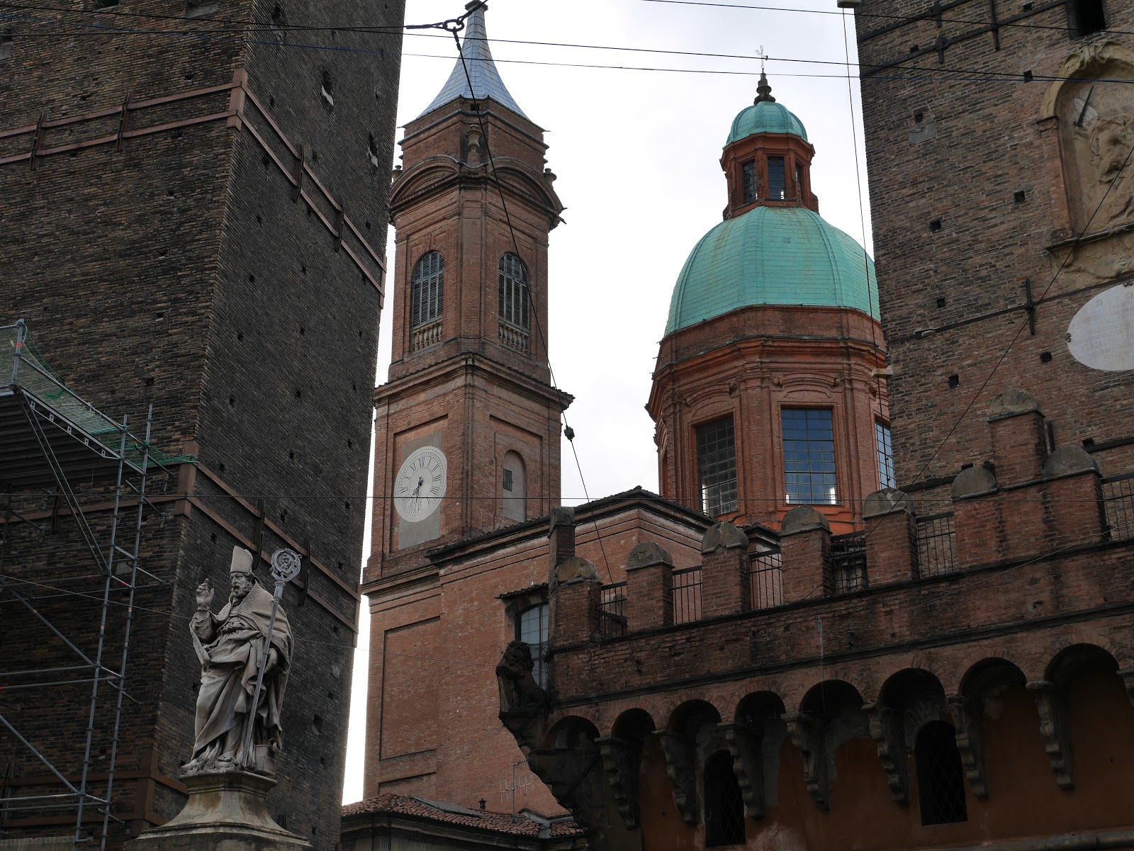 Easter sunrise in Bologna