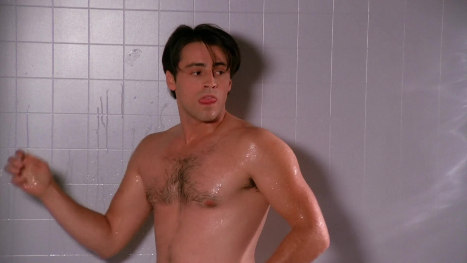 Matt LeBlanc shirtless in Friends 1-06 "The One With The Butt" .
