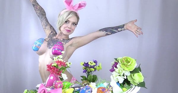 Sara X Does The Boob Dance Again: Easter Edition!