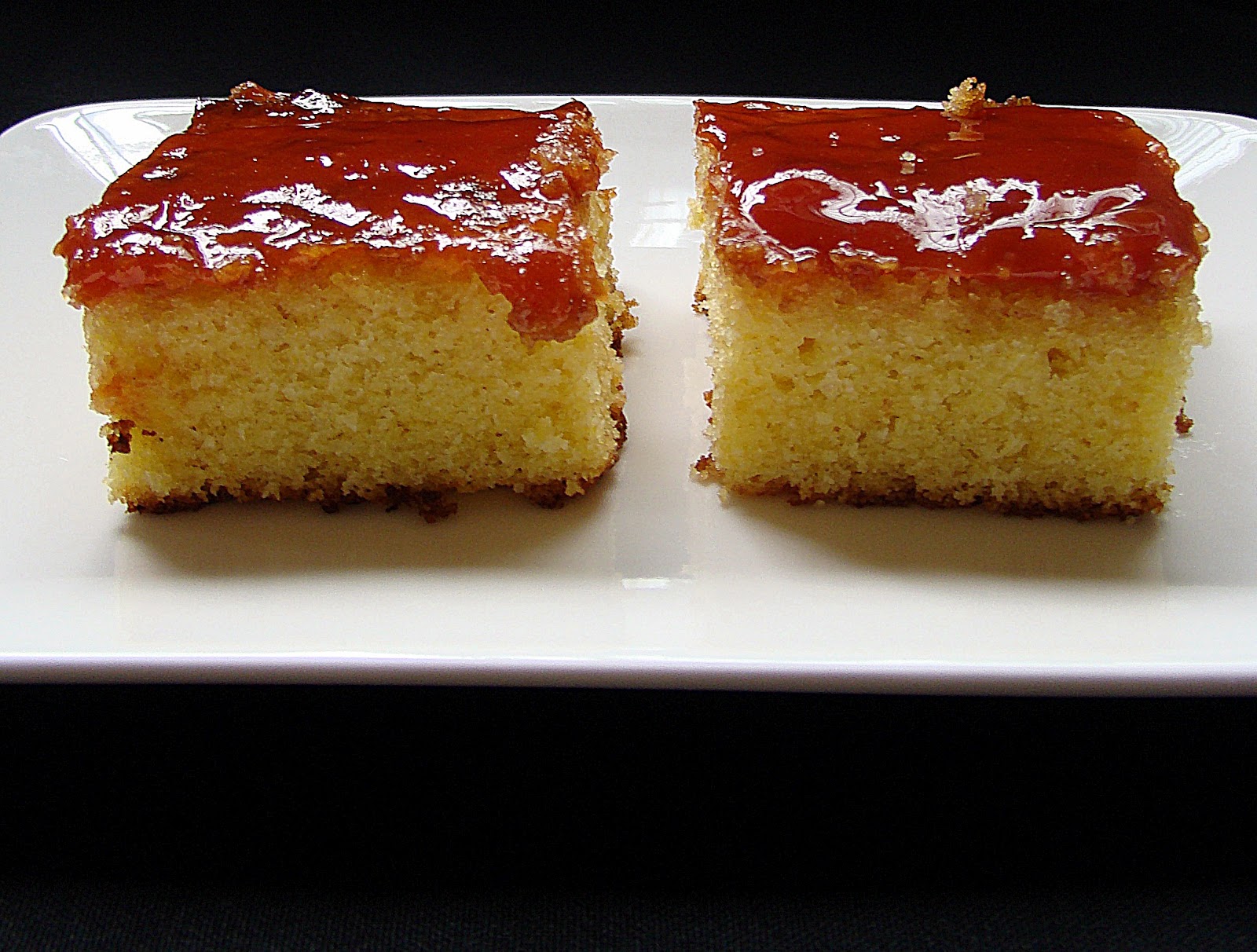 Bolo de fubá com calda de goiabada | SatolepCook