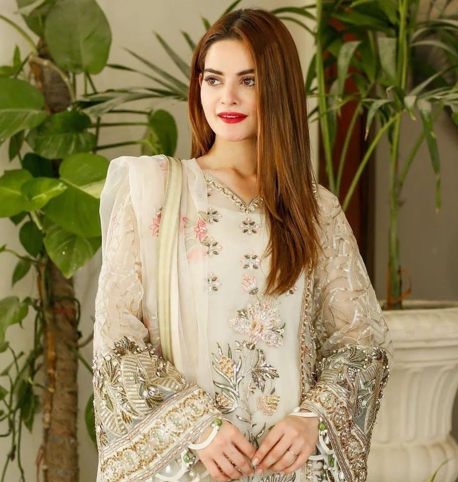 Famous Pakistani Celebrities Dresses from Ramadan Transmissions 2021 Famous Pakistani Celebrities Dresses from Ramadan Transmissions 2021