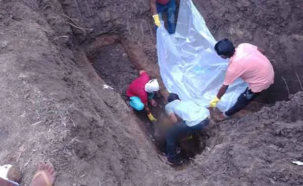 News, National, India, Madhya Pradesh, Bhopal, Crime, Family, Missing, Police, Killed, Dead Body, Accused, Arrested, 5 Of Madhya Pradesh Family, Missing For Weeks, Dug Out Of 8-Foot Deep Pit