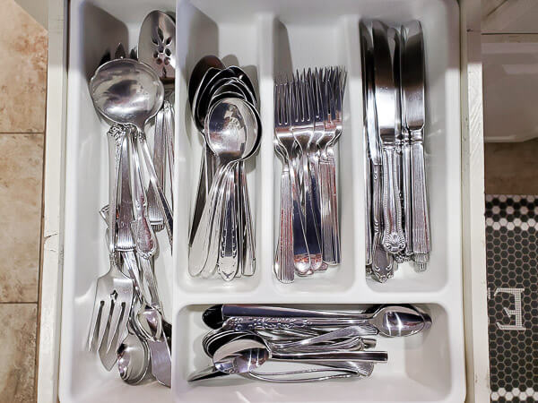 clean utensil drawer