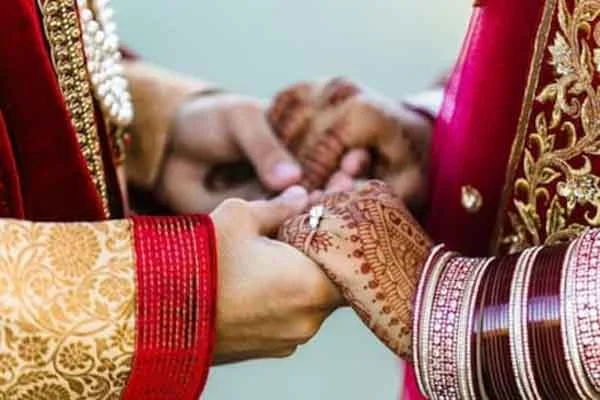 News, National, India, Uttar Pradesh, Lucknow, Bride, Grooms, Marriage, Police, Two Grooms With 'Baraat' Reach Bride's House; Know What Happens Next