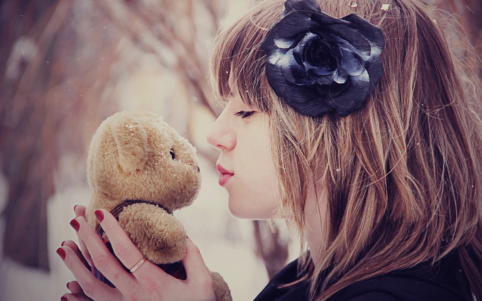 Mood Girl Kiss Bear Toy Flower Snow Winter HD Love Wallpaper | Love ...