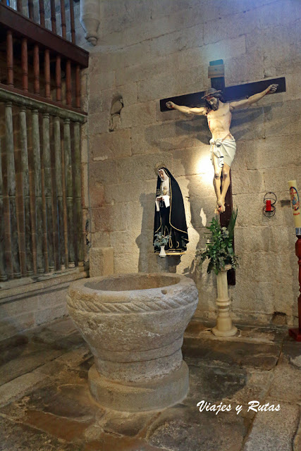 Pila bautismal de la Iglesia del Monasterio de Xunqueira de Espadanedo