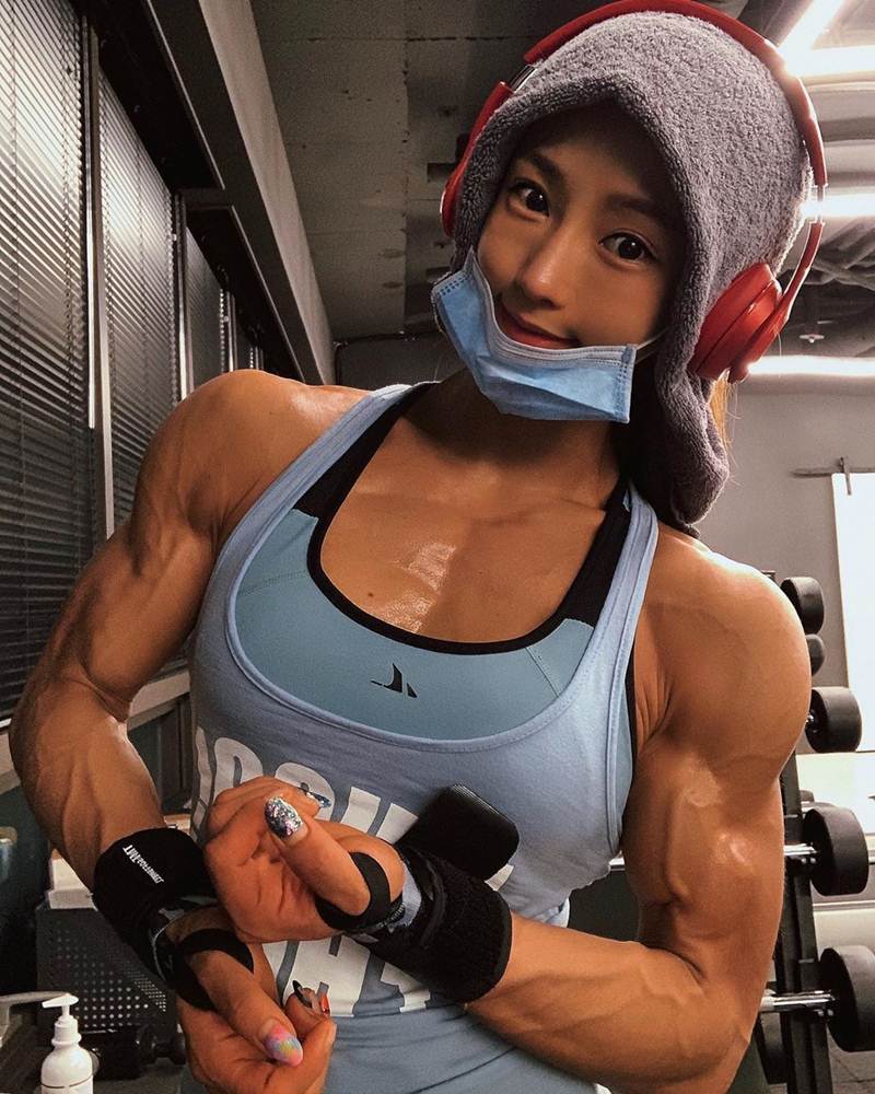 Yeon Woo Jin muscle