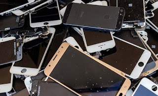 Smartphone vecchi discarica Smartphone vecchi