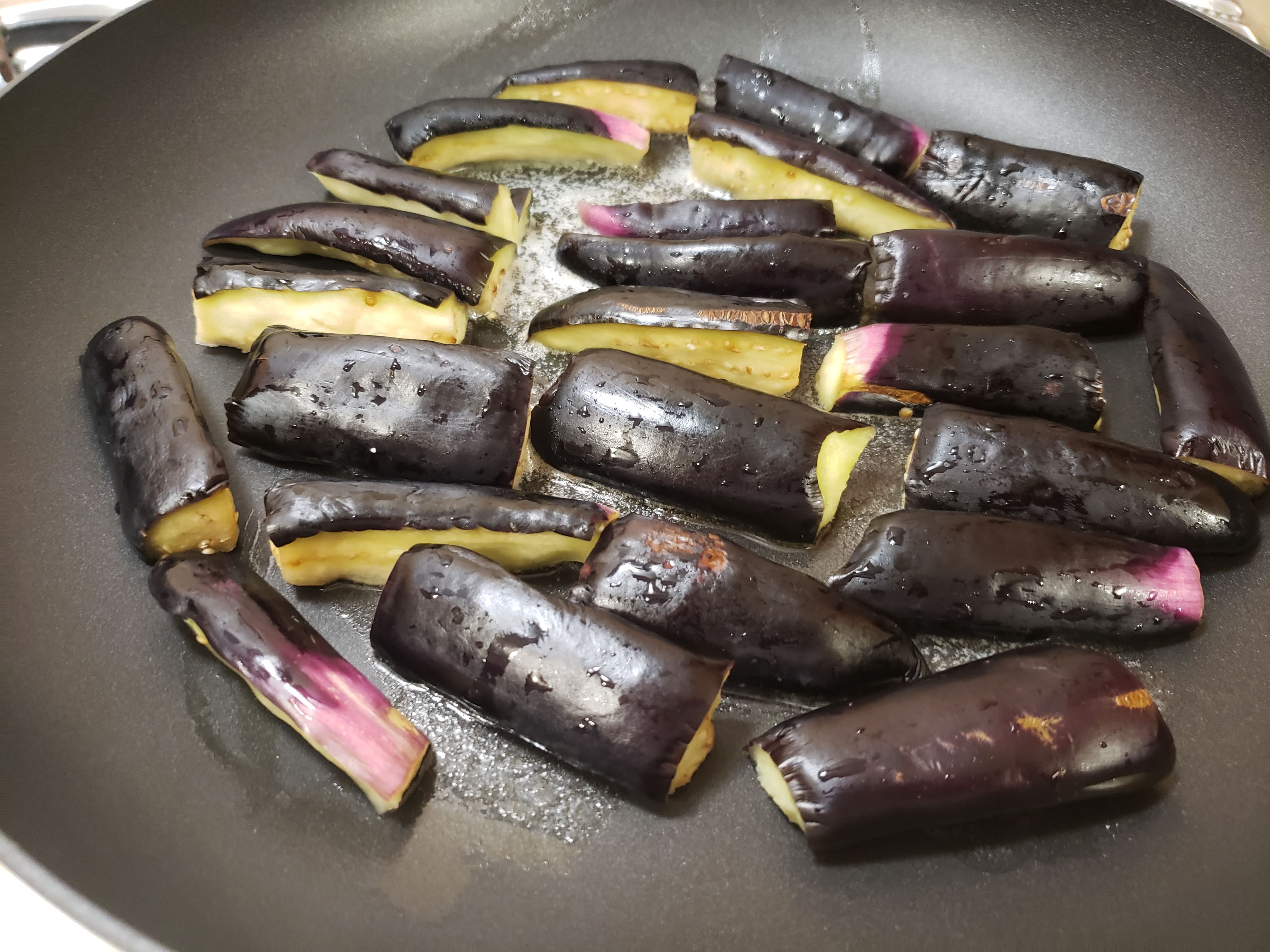 Panfried buttered eggplants