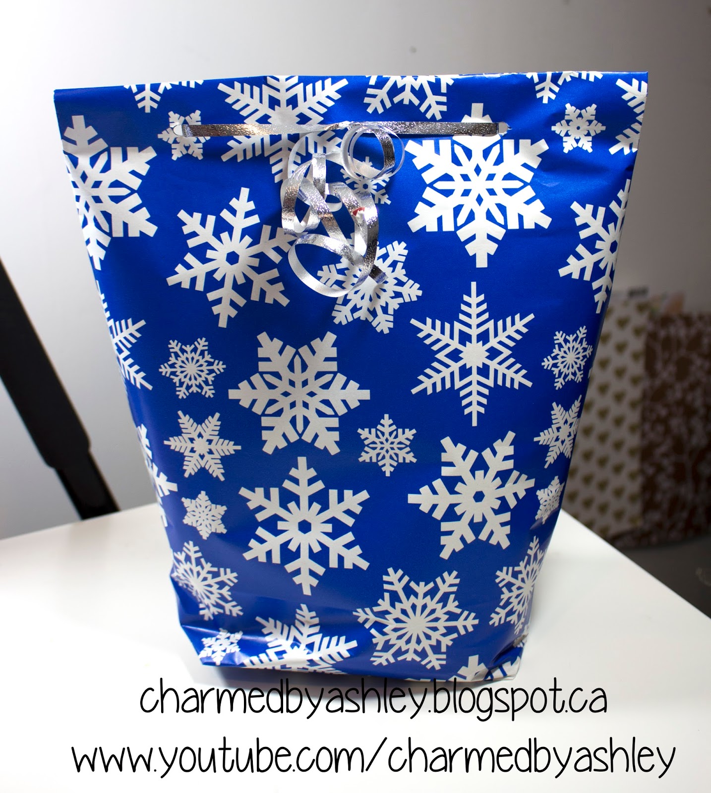 HOW TO MAKE A GIFT BAG OUT OF WRAPPING PAPER
