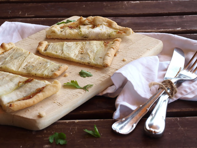 Zucchini Tartelletes mit Petersilie und Minze