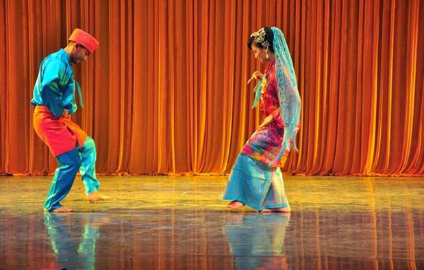 Tari Serampang Dua Belas Budaya Melayu