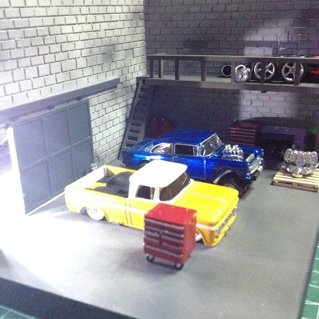 Hot wheels garage diorama by Customslim Hobbies
