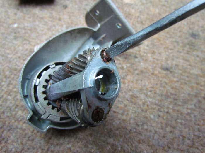 Boston KS Pencil Sharpener Restoration, Pt. 1 Crawls Backward (When
