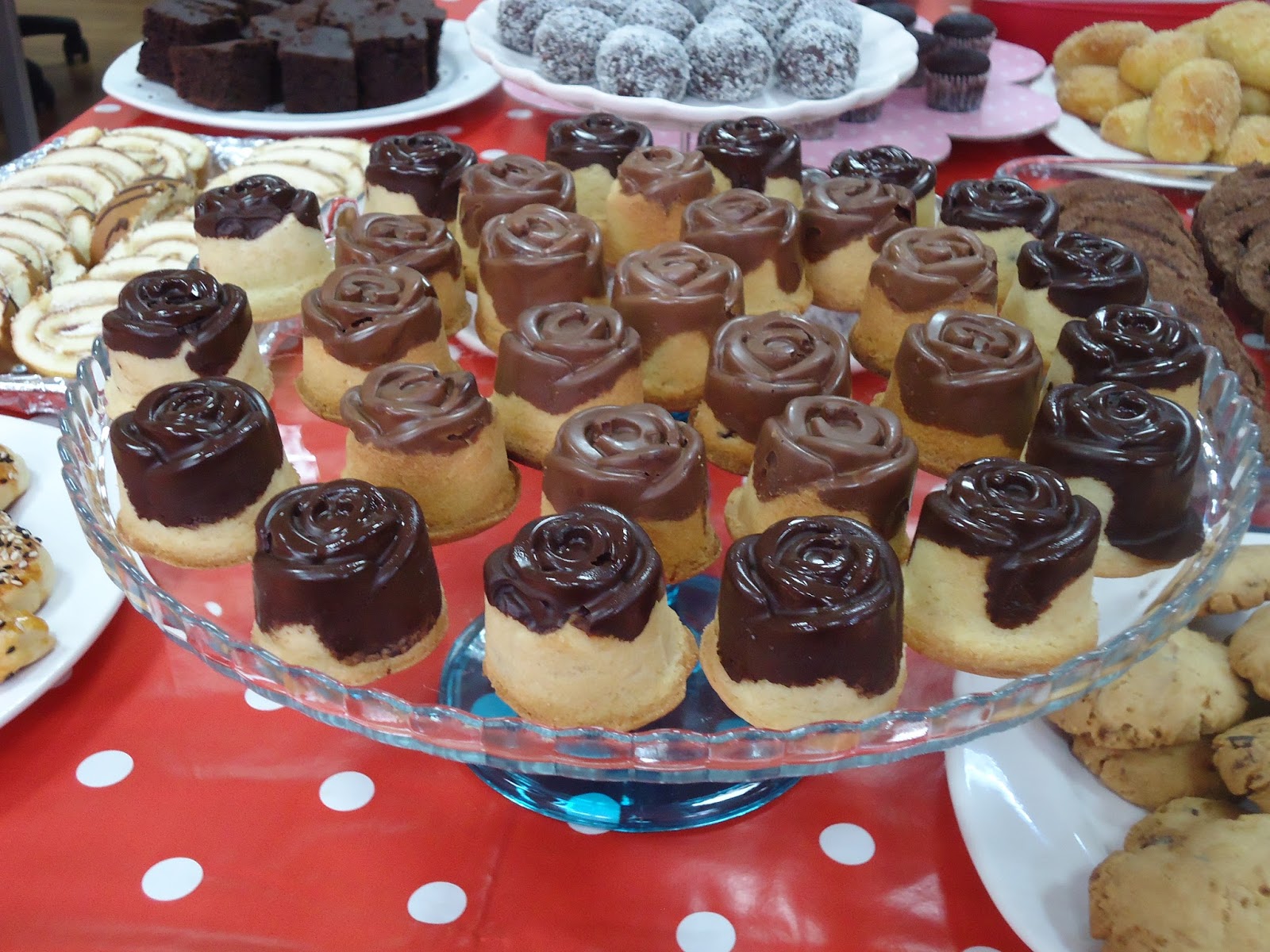 Birsel ve İrem Çikolatalı Gül Kurabiye