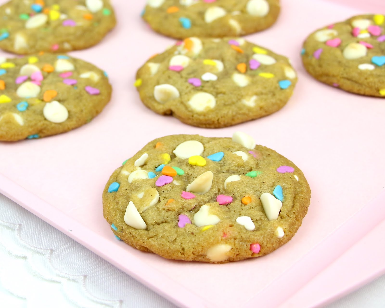 {VIDEO} White Chocolate Chip Funfetti Cookies The Lindsay Ann