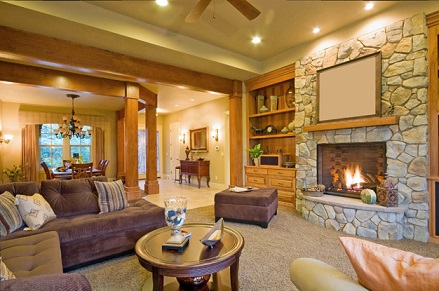 Salas con paredes de piedra