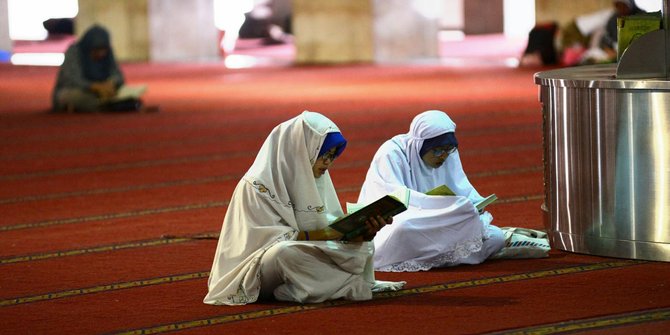 Ta’qibat Khusus Shalat Maghrib dan Isya Berserta Doanya - ANGKASA NEWS