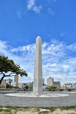 Obelisco em homenagem aos heróis da Restauração Pernambucana