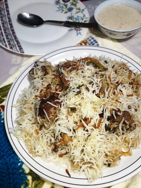 serve-biryani-with-raita