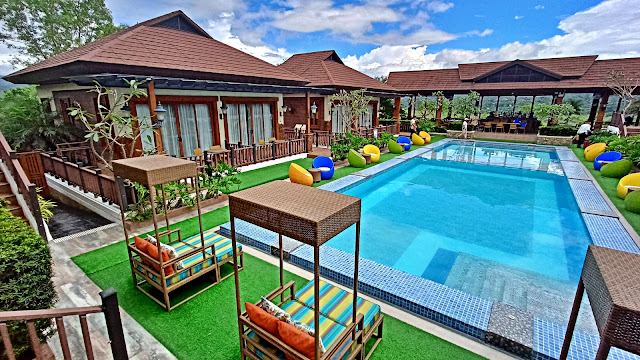 Ayi Del Rosario checks out the pool of Highland Bali