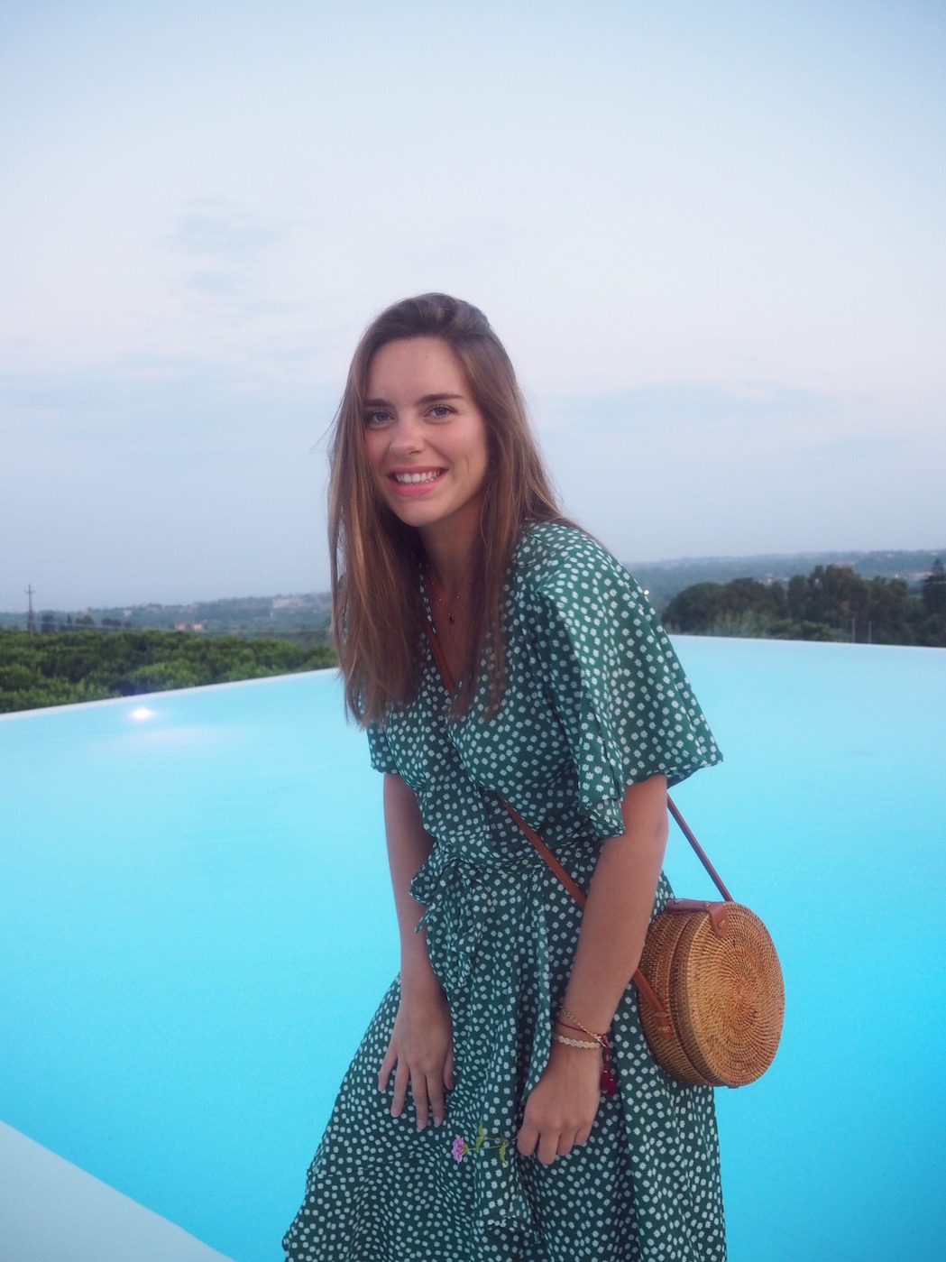 robe verte et blanche