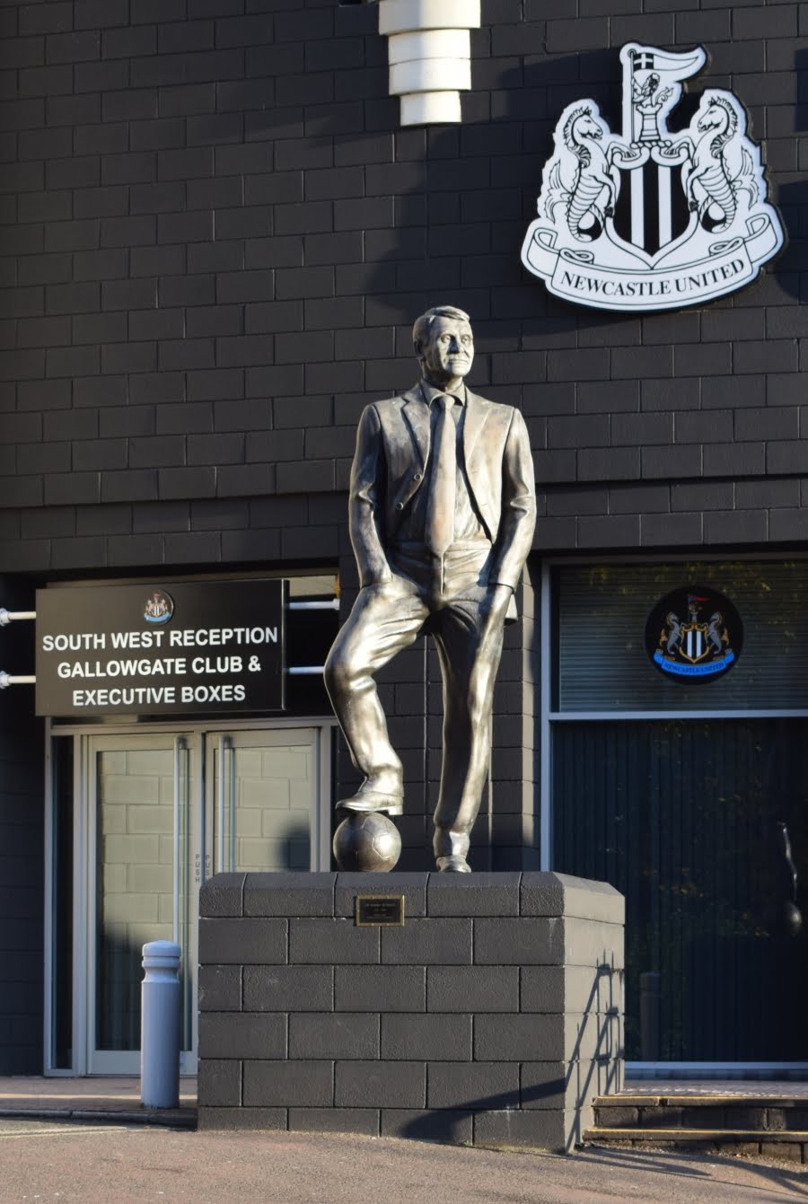 Photographs Of Newcastle Sir Bobby Robson Statue
