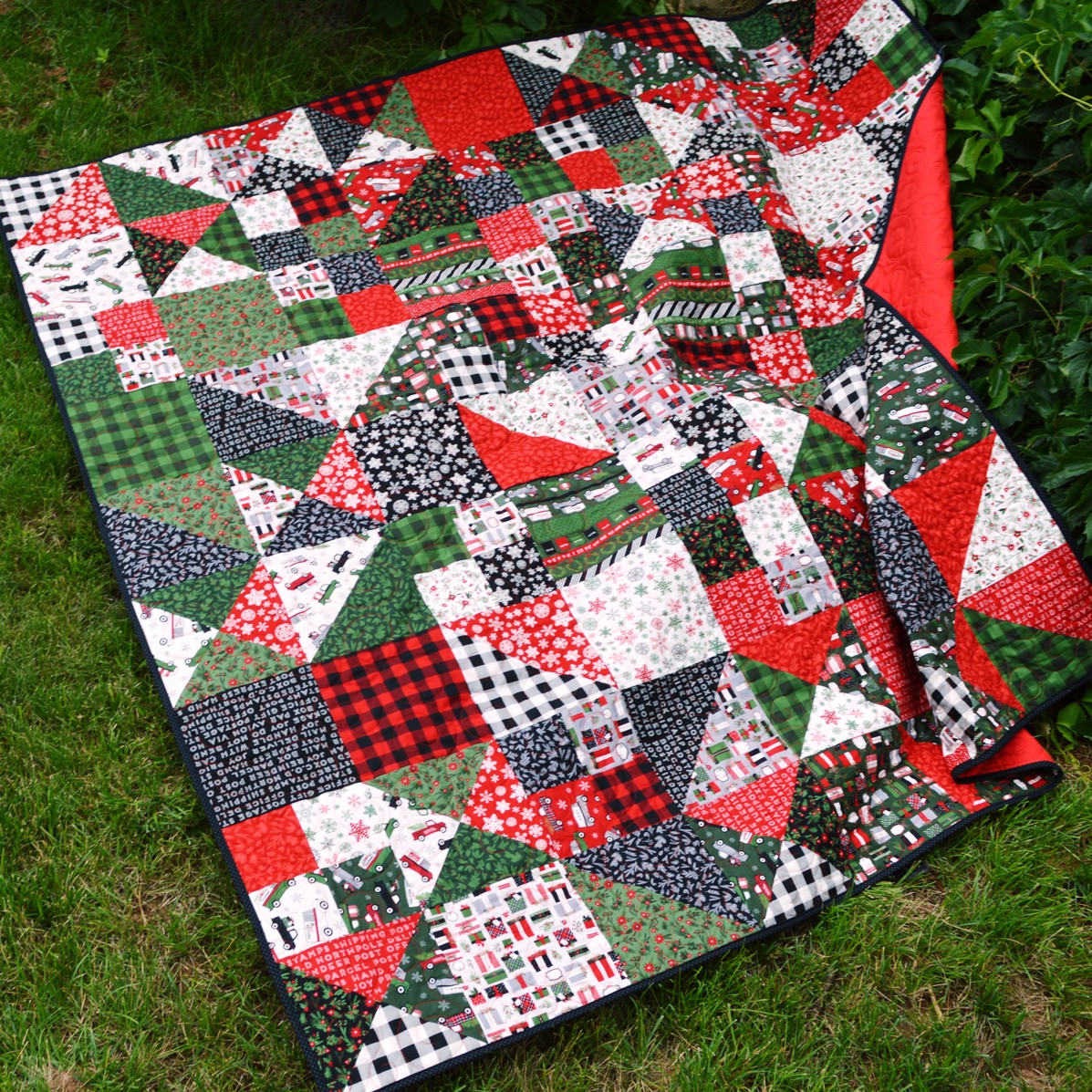 Happy Quilting Christmas Collection Quilt & Tutorial