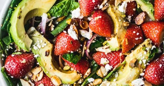 Summer Avocado Strawberry Spinach Salad - Food Favorie