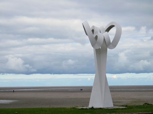 Best Dublin Walks: Sculpture on Sandymount Strand