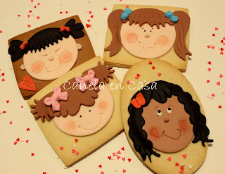 <IMG SRC="galletas.jpg" ALT="Galletas caritas de niñas">