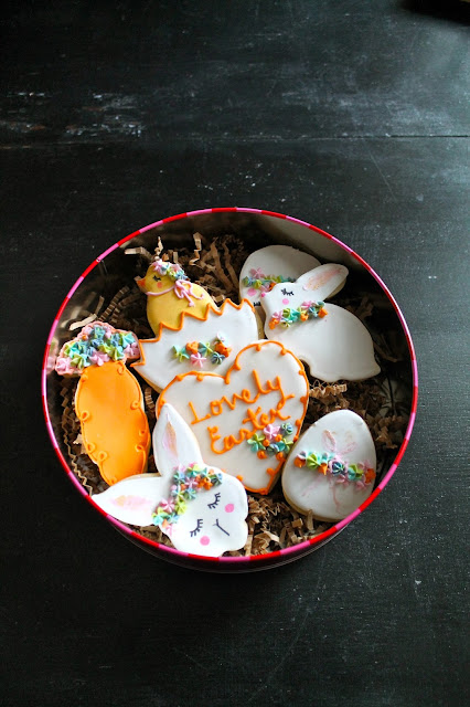 Easter egg cookie,,Easter bunny cookie,chick cookies.royal icing flowers,Easter cookies ideas, Easter cookies, Vintage Easter cookies, royal icing flowers,cookie decorating blogs, cookie decorating ideas