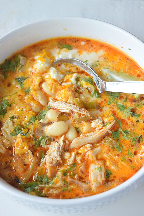 close up of a white bowl with best white chicken chili recipe