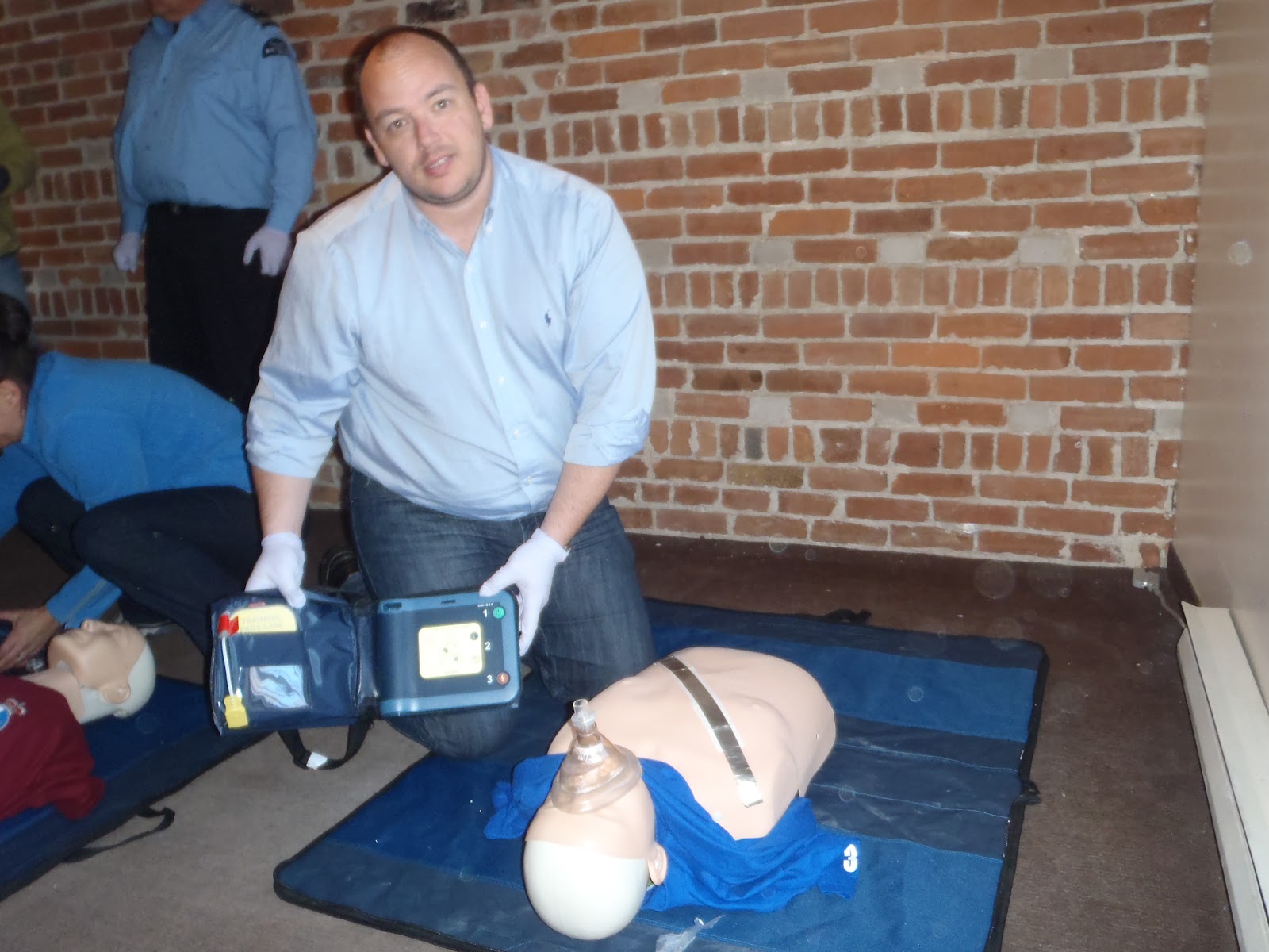 Canadian Coast Guard AuxiliaryUnit 43 First aid course with CPR & DEA